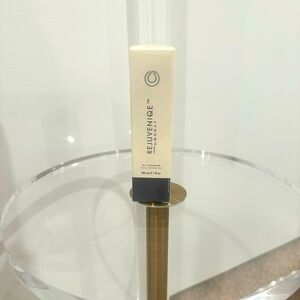 Monat Rejuveniqe Oil